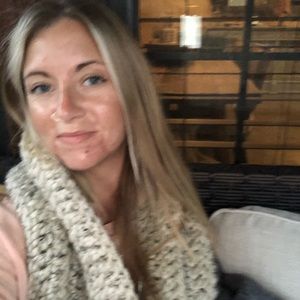 Meet your Posher, Christina